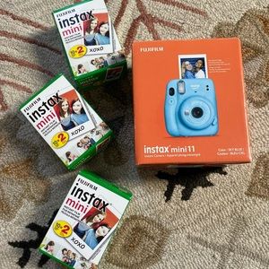 NWT Fuji Instax Mini 11 Baby Blue Bundle Set with Film Packs